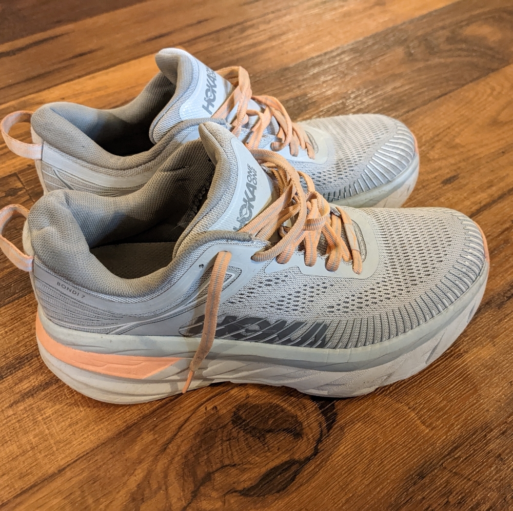 Women's HOKA Bondi 7 Size 8